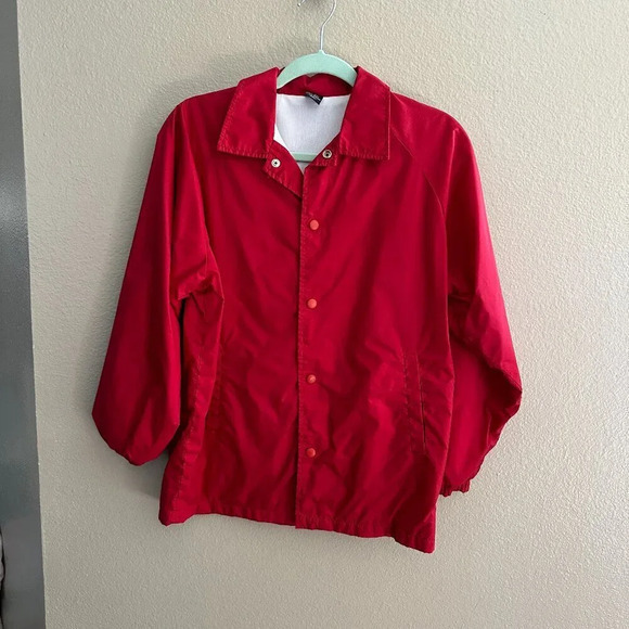 Red Windbreaker Size X-Large - Picture 2 of 12